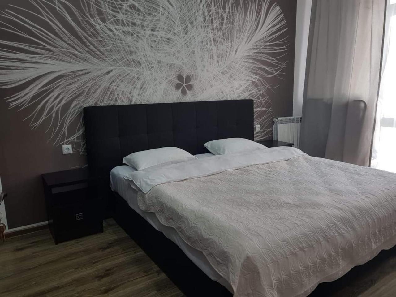 Family Apartment Tbilisi Exterior photo